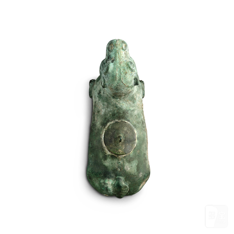 An archaic bronze 'tapir' wine vessel and cover, zun, Han dynasty | 漢 青銅連蓋貘尊 - 图3